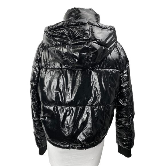 Gap Fit Women's Black Full Zip Snap Button Hoodie Hooded Crop Puffer Jacket Sz M - Picture 2 of 3